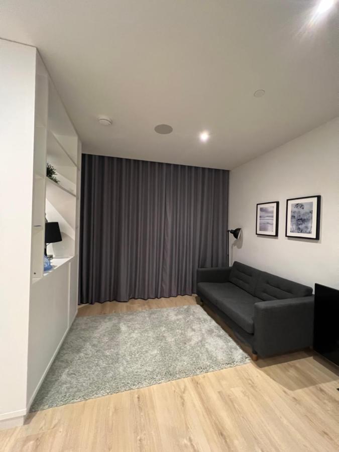 הית'רו London Heathrow Airport Apartment Voyager House Terminal 12345 - Ev Electric And Parking Available מראה חיצוני תמונה