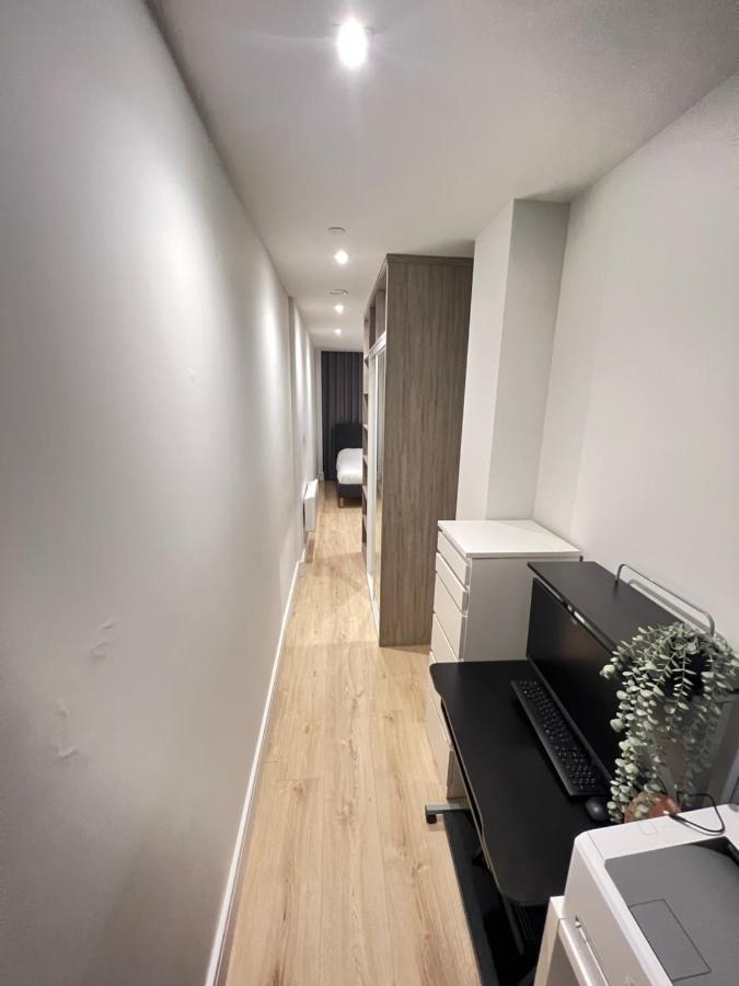 הית'רו London Heathrow Airport Apartment Voyager House Terminal 12345 - Ev Electric And Parking Available מראה חיצוני תמונה