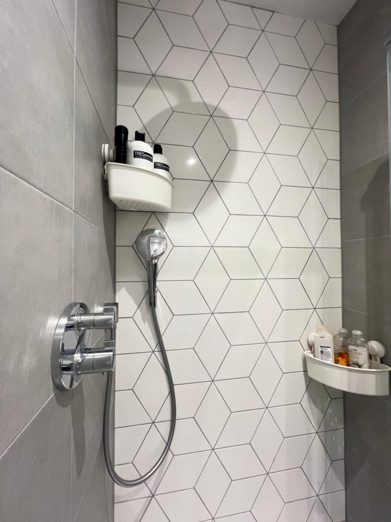 הית'רו London Heathrow Airport Apartment Voyager House Terminal 12345 - Ev Electric And Parking Available מראה חיצוני תמונה